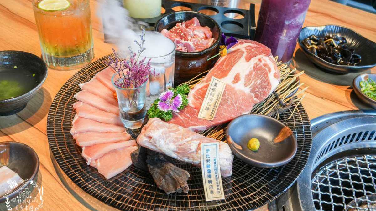 「燒肉無双」菜單以２～３人的燒肉套餐為主。（圖片提供：野田咩的美食書國）