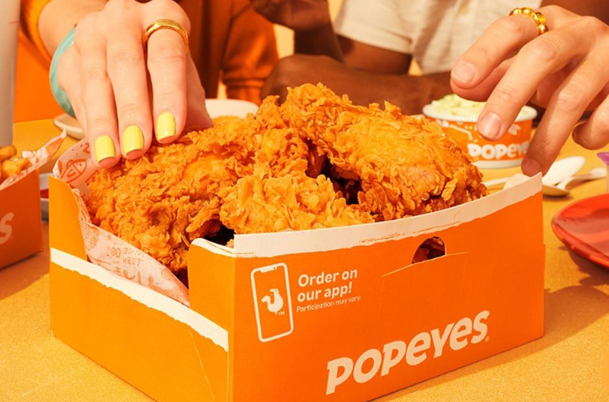 名字有「秋、鳳」免費吃！頂呱呱全新「烤腿串」登場，再搶POPEYES「整盒炸雞腿」