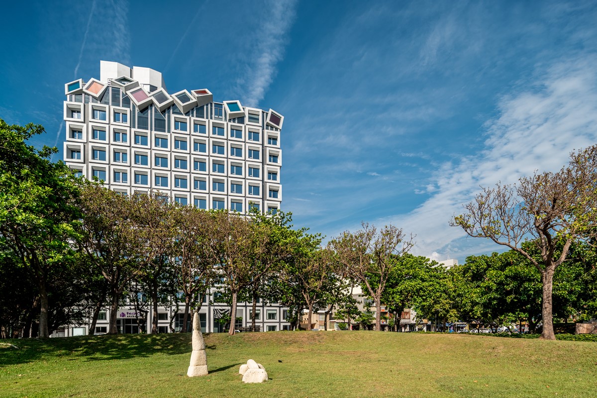 房內就有無敵天窗！打卡台中超夯「美術館旅店」，自助早餐吃到飽、新菜單登場(中獎公布)