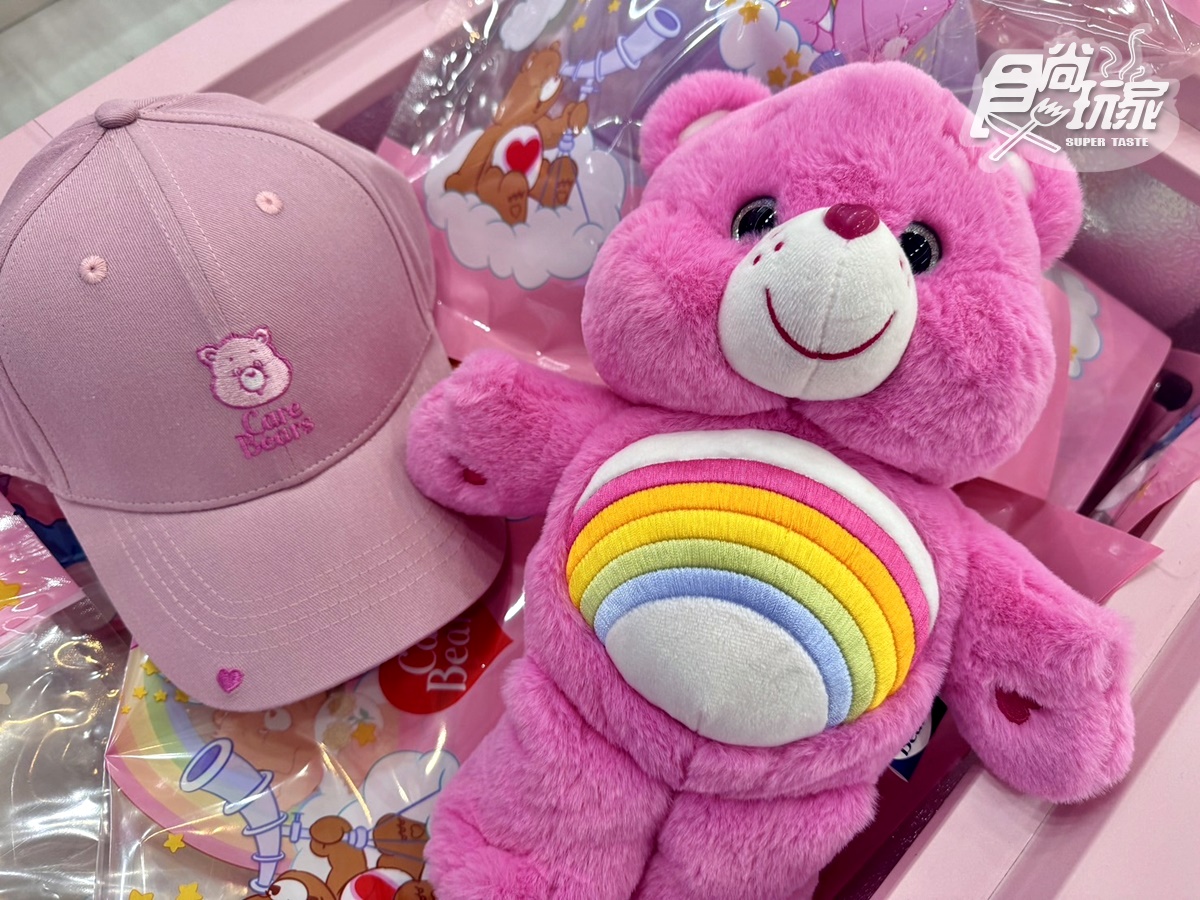 全台首間「彩虹熊粉紅小屋」在西門！Care Bears專賣店：巨大盒裝、送襪子盲盒