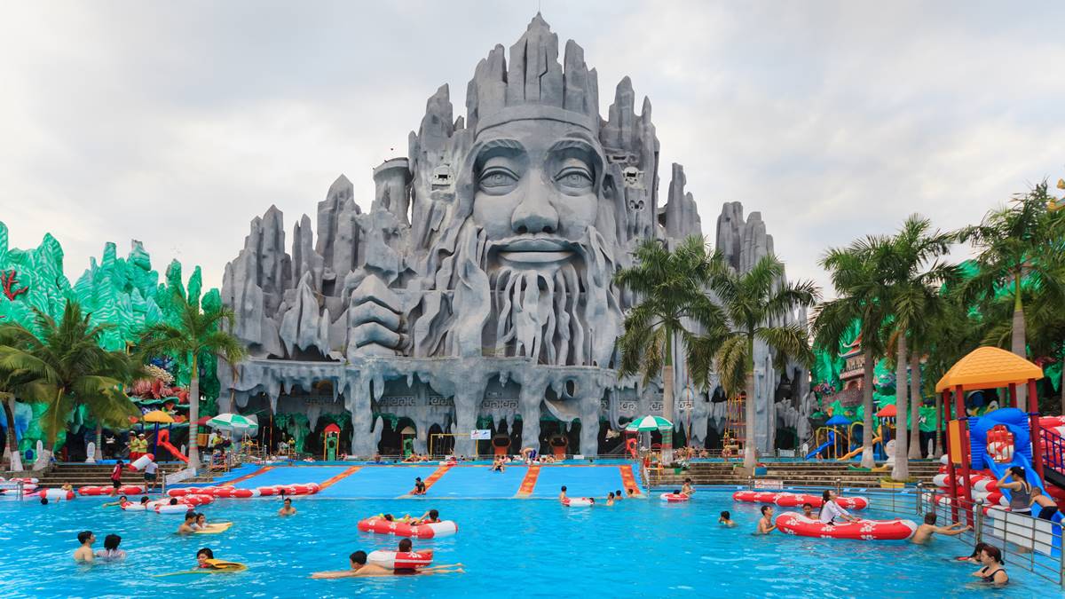 越南「仙泉旅遊公園」是以神佛為主題的遊樂園。（圖片來源：Shutterstock）