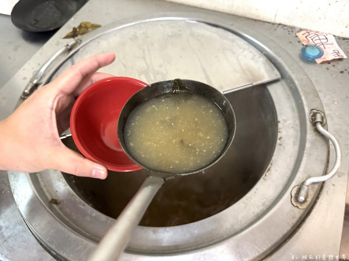 台中激推「第一名臭豆腐」!熱湯、飲料免費喝到飽,外酥內軟再夾泡菜超唰嘴 台中激推「第一名臭豆腐」!熱湯、飲料免費喝到飽,外酥內軟再夾泡菜超唰嘴