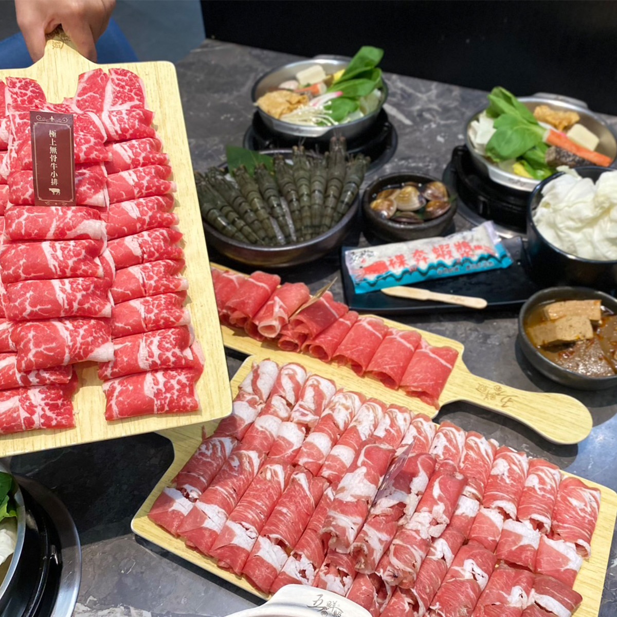 快閃2天「鍋物買一送一」!84元起爽嗑個人小火鍋,加碼白飯、冰沙飲品吃到飽 快閃2天「鍋物買一送一」!84元起爽嗑個人小火鍋,加碼白飯、冰沙飲品吃到飽