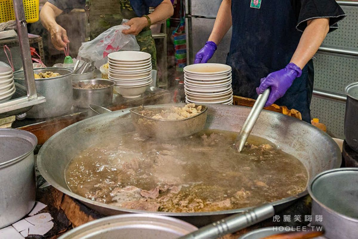 免費續湯喝到飽！高雄老店「滿料牛雜湯」只要80元，牛肉熱炒百元出頭超親民