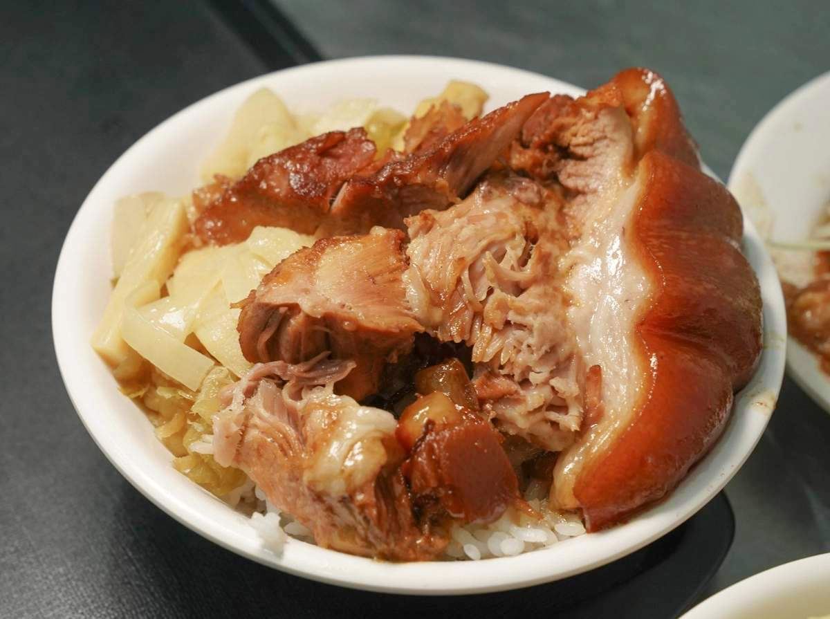 高雄必吃腿庫飯、美食10家！排隊名店、吳慷仁最愛乾麵，加碼伴手、住宿推薦