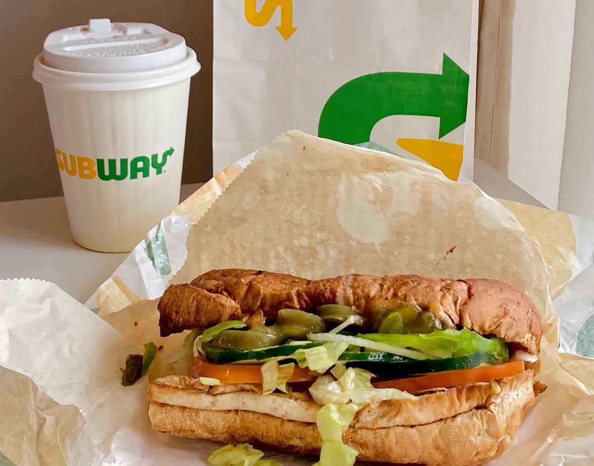 「SUBWAY」暢飲回來了！99元爽嗑雙倍肉量＋起司，加碼全新「起司香蒜系列」