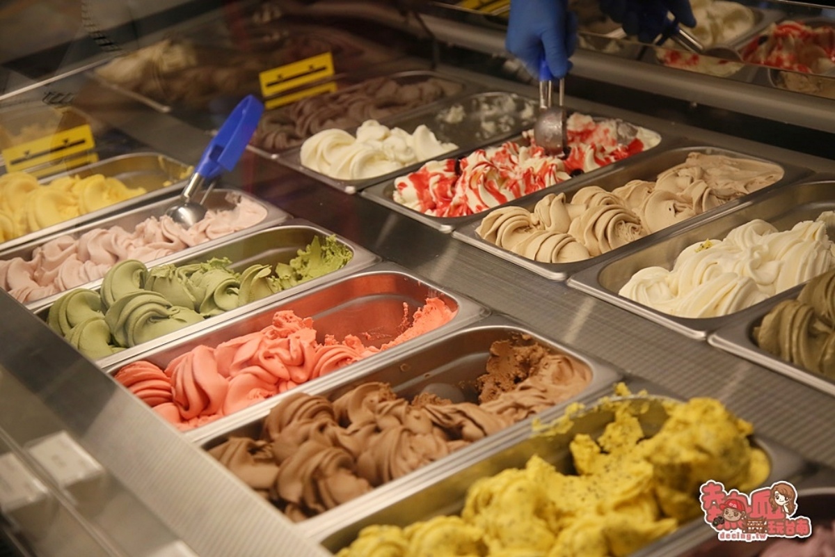 街邊驚見「巨大聖誕老公公」翻牆中！佛心價法式甜點藏在這，蛋糕60元起爽吃