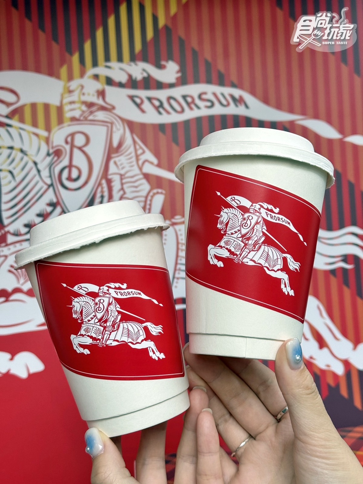 最強「焦糖起司蛋糕」快閃信義！「承繼ｘBurberry」最美聖誕餐車，免費送熱飲