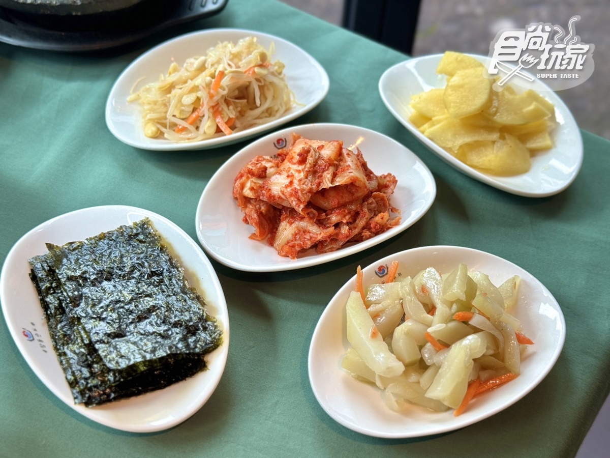 最低298元起！高CP值「韓式料理」５款小菜無限續，必嗑松露起司捲、海鮮年糕鍋