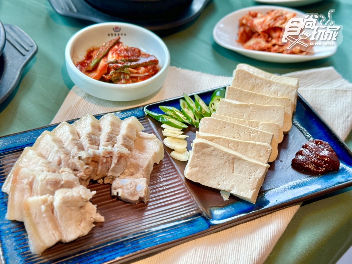 最低298元起！高CP值「韓式料理」５款小菜無限續，必嗑松露起司捲、海鮮年糕鍋