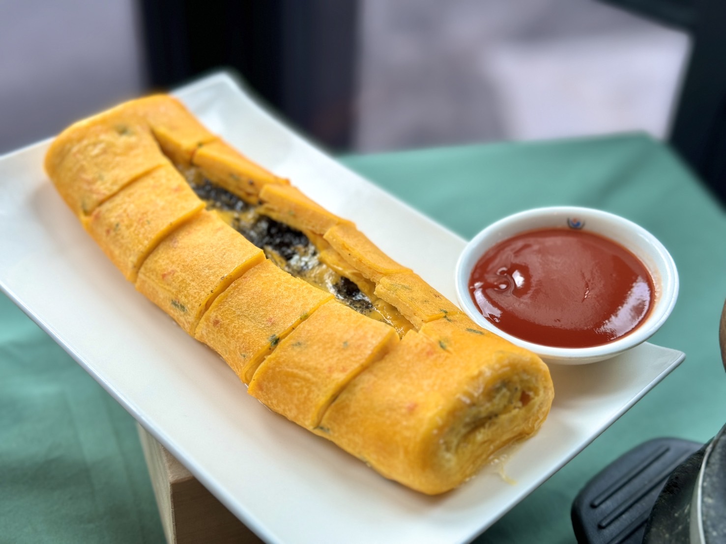 最低298元起！高CP值「韓式料理」５款小菜無限續，必嗑松露起司捲、海鮮年糕鍋