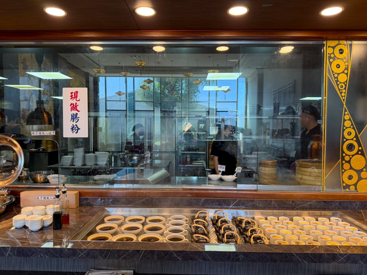 台南唯一「港點吃到飽」!598元起爽嗑烤鴨燒臘、蒸籠點心,明年將漲價快衝 台南唯一「港點吃到飽」!598元起爽嗑烤鴨燒臘、蒸籠點心,明年將漲價快衝
