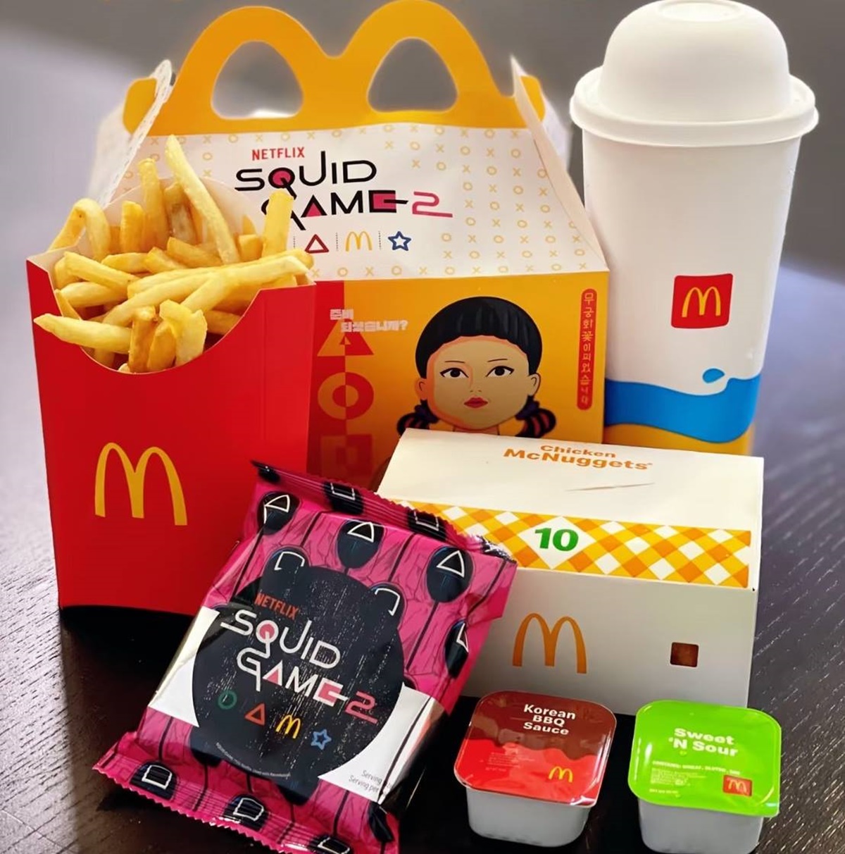 麥當勞x魷魚遊戲聯名!4款椪糖+獨家包裝搶先看,加碼送限量「綠色運動服」 麥當勞x魷魚遊戲聯名!4款椪糖+獨家包裝搶先看,加碼送限量「綠色運動服」