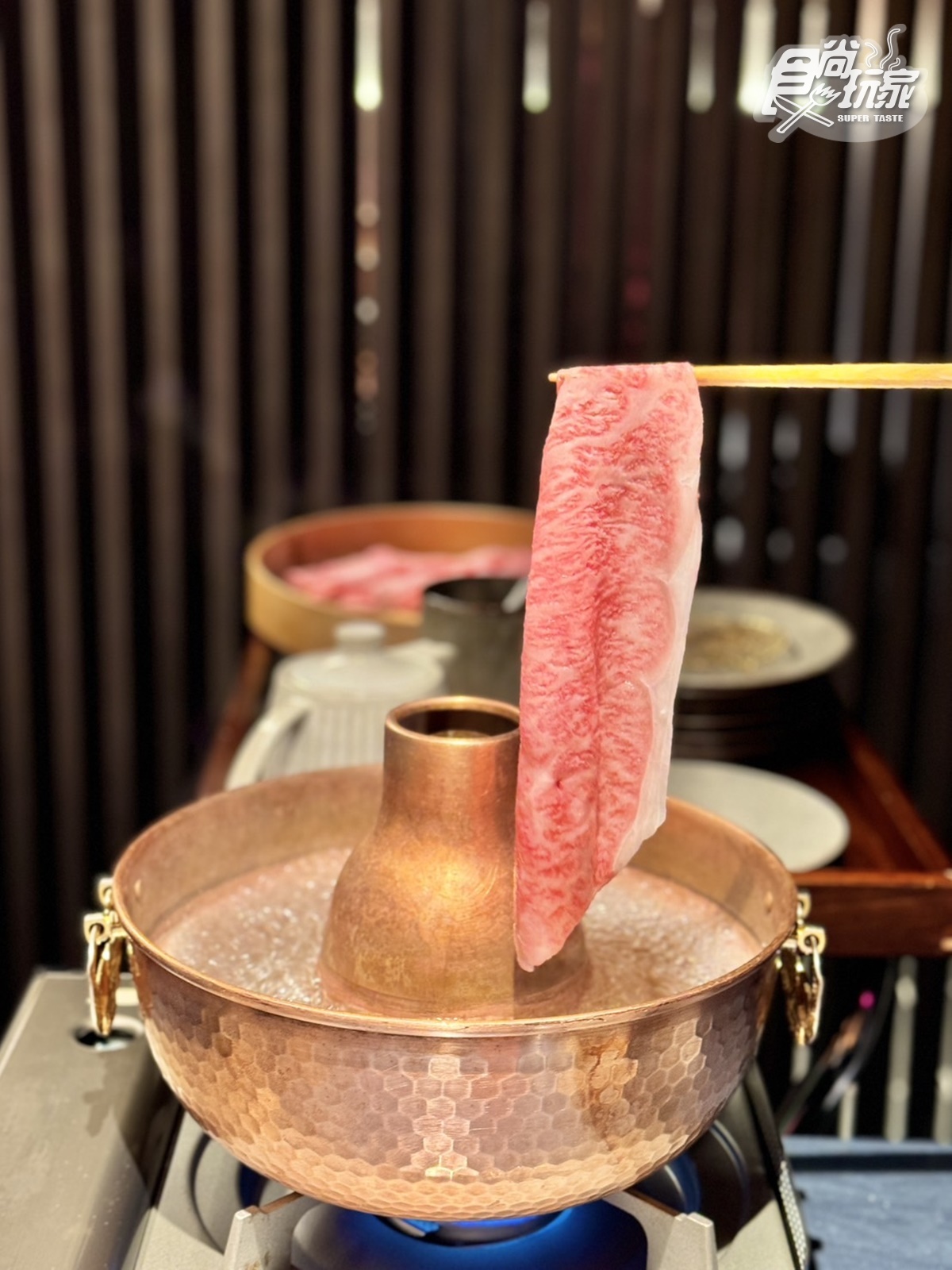 教父牛排第1間「和牛火鍋」來了!80元爽嗑和牛滷肉飯,菜單價位、地點搶先看 教父牛排第1間「和牛火鍋」來了!80元爽嗑和牛滷肉飯,菜單價位、地點搶先看