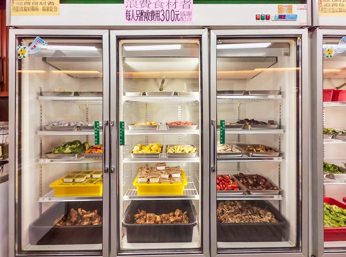 香菜、蒜苗無限加!桃園老字號「羊肉爐吃到飽」只要520元,爽嗑爆量羊大骨 香菜、蒜苗無限加!桃園老字號「羊肉爐吃到飽」只要520元,爽嗑爆量羊大骨