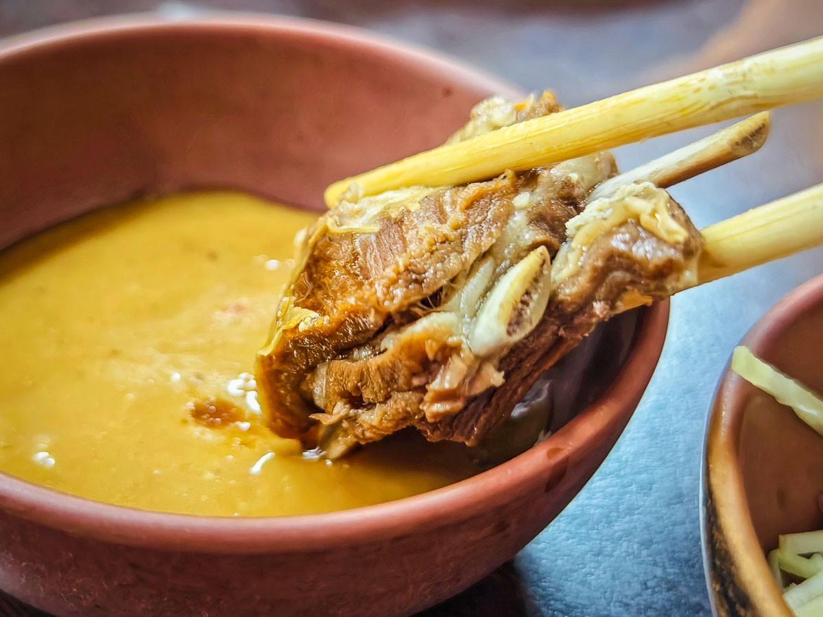 香菜、蒜苗無限加!桃園老字號「羊肉爐吃到飽」只要520元,爽嗑爆量羊大骨 香菜、蒜苗無限加!桃園老字號「羊肉爐吃到飽」只要520元,爽嗑爆量羊大骨