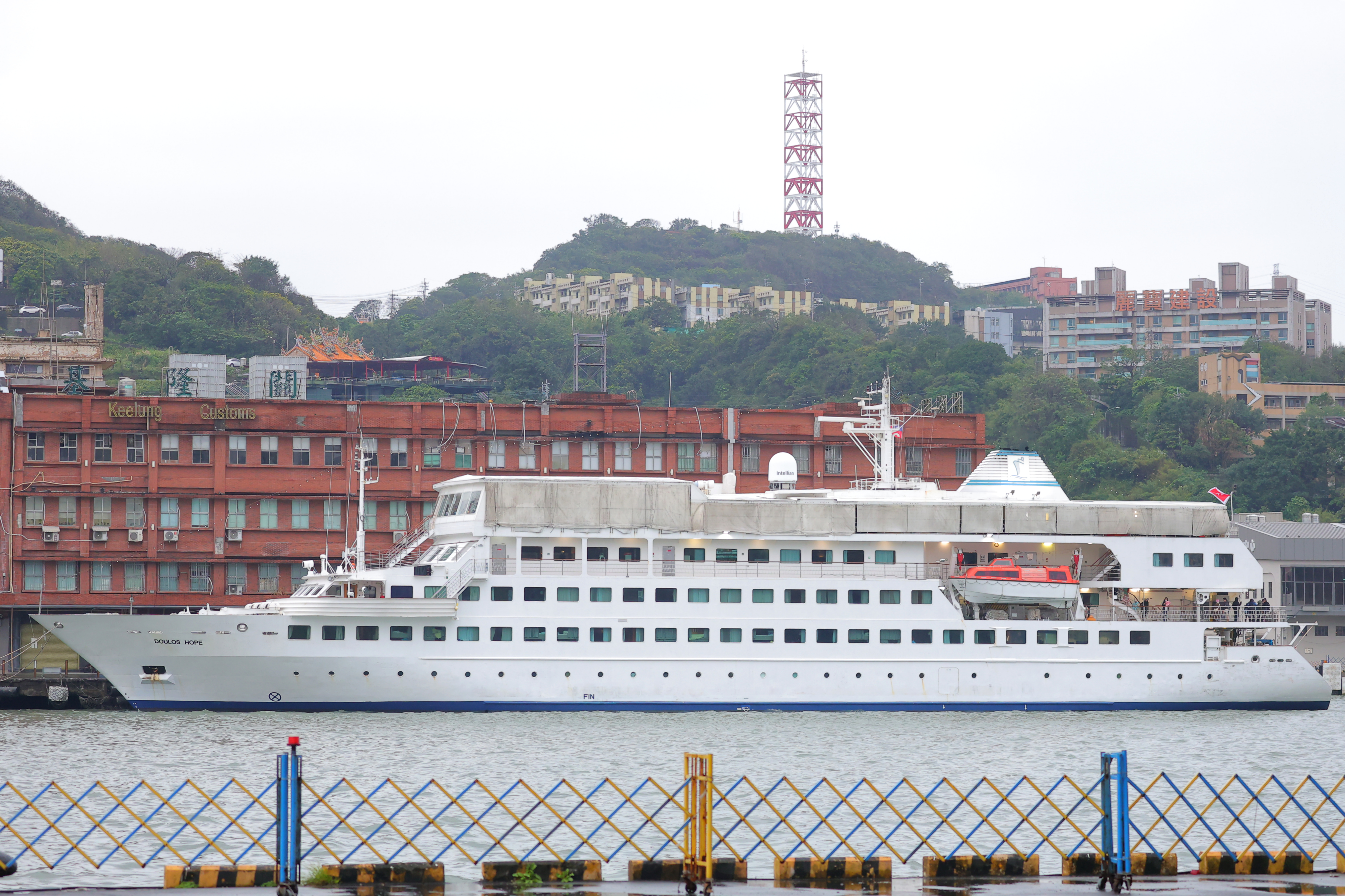 「海上圖書館」來了！望僕號下一站前進澎湖馬公，50元登船看千本書