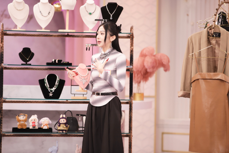 盤點2025最新流行飾品！挑選＆時尚搭配一次看｜節目資訊｜20250218