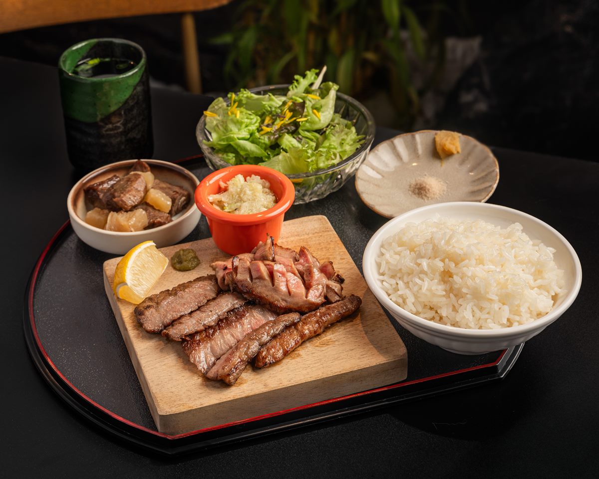 380元起爽嗑「牛舌套餐」!台北高CP值隱藏燒肉店,牛舌、白飯、湯品無限續 380元起爽嗑「牛舌套餐」!台北高CP值隱藏燒肉店,牛舌、白飯、湯品無限續