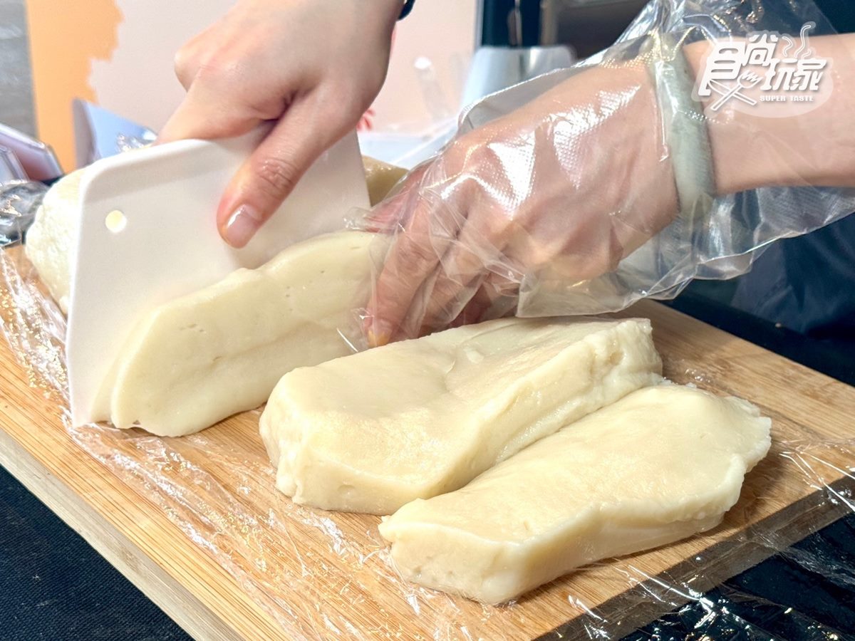 「全台最強芋泥球」快閃台北!6口味奶蓋瀑布超邪惡,秒殺級豆漿麻糬也要搶 「全台最強芋泥球」快閃台北!6口味奶蓋瀑布超邪惡,秒殺級豆漿麻糬也要搶