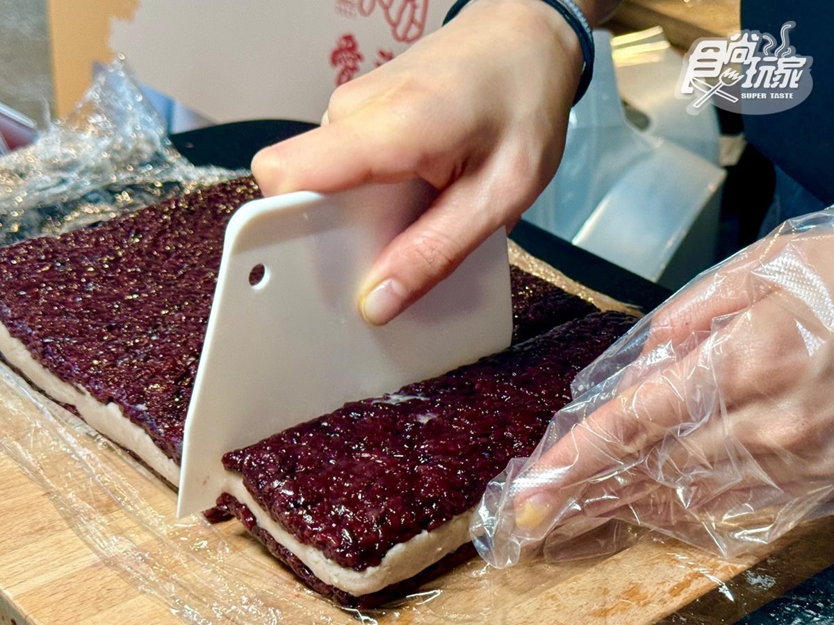 「全台最強芋泥球」快閃台北!6口味奶蓋瀑布超邪惡,秒殺級豆漿麻糬也要搶 「全台最強芋泥球」快閃台北!6口味奶蓋瀑布超邪惡,秒殺級豆漿麻糬也要搶