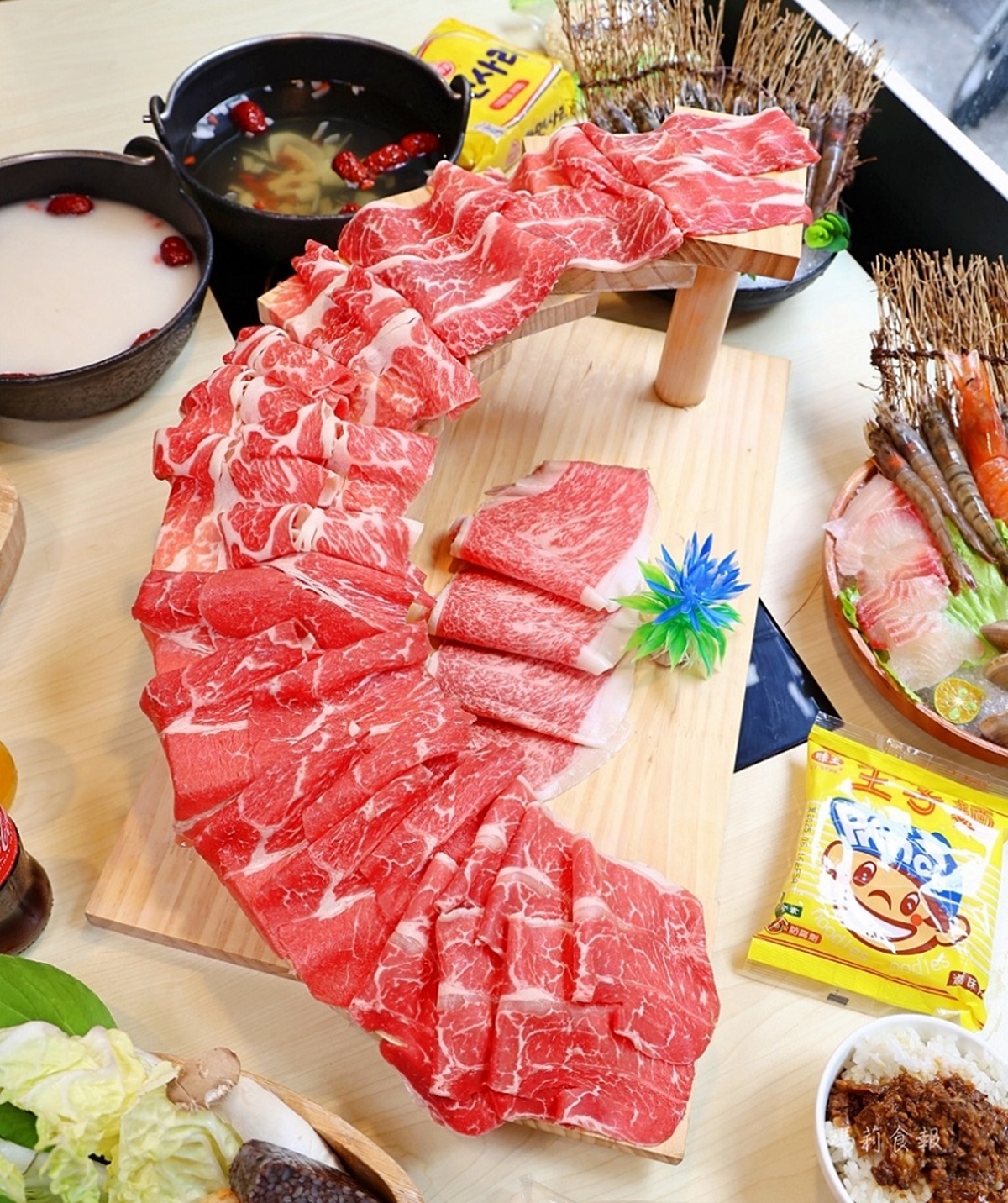 最低388元起!浮誇系「高CP值火鍋吃到飽」超過50款自助吧、港點燒賣、蛋糕任吃 最低388元起!浮誇系「高CP值火鍋吃到飽」超過50款自助吧、港點燒賣、蛋糕任吃