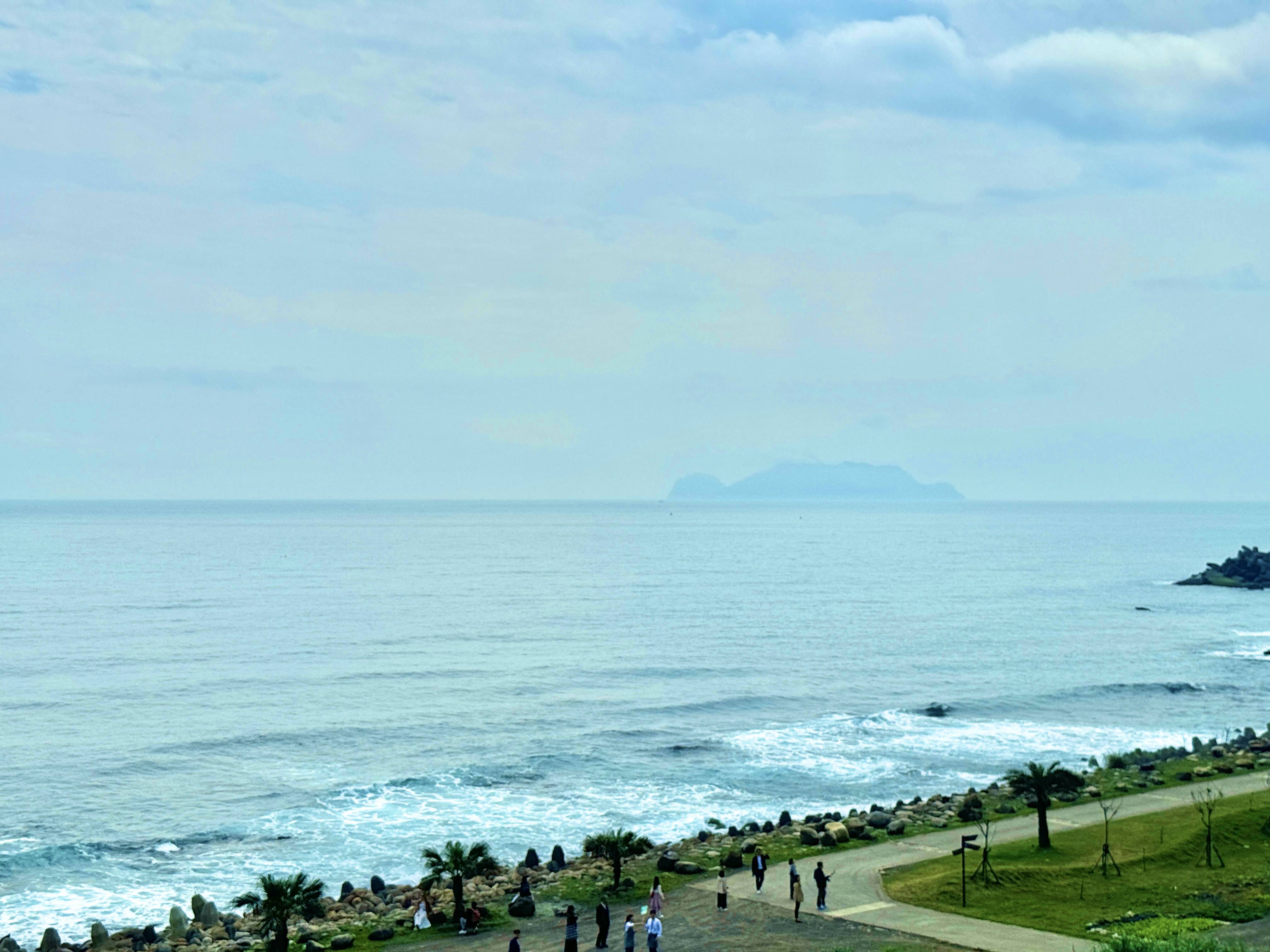 台灣首輛甜點觀光列車！「海風號」夏季路線開跑，享無敵海景、米其林級美食