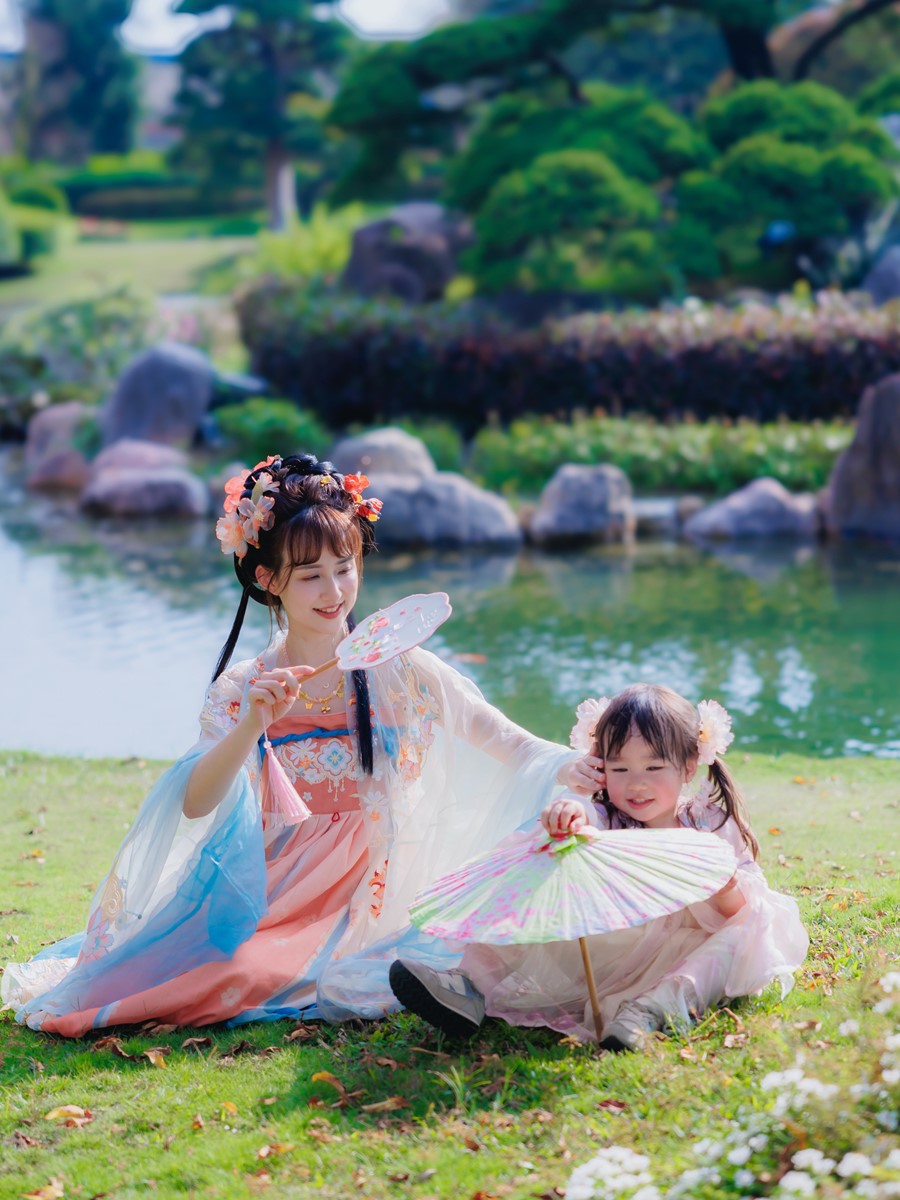 中部最美「許願藤花園」在這!超過百米紫色花廊超夢幻,連假兒童免費入園 中部最美「許願藤花園」在這!超過百米紫色花廊超夢幻,連假兒童免費入園