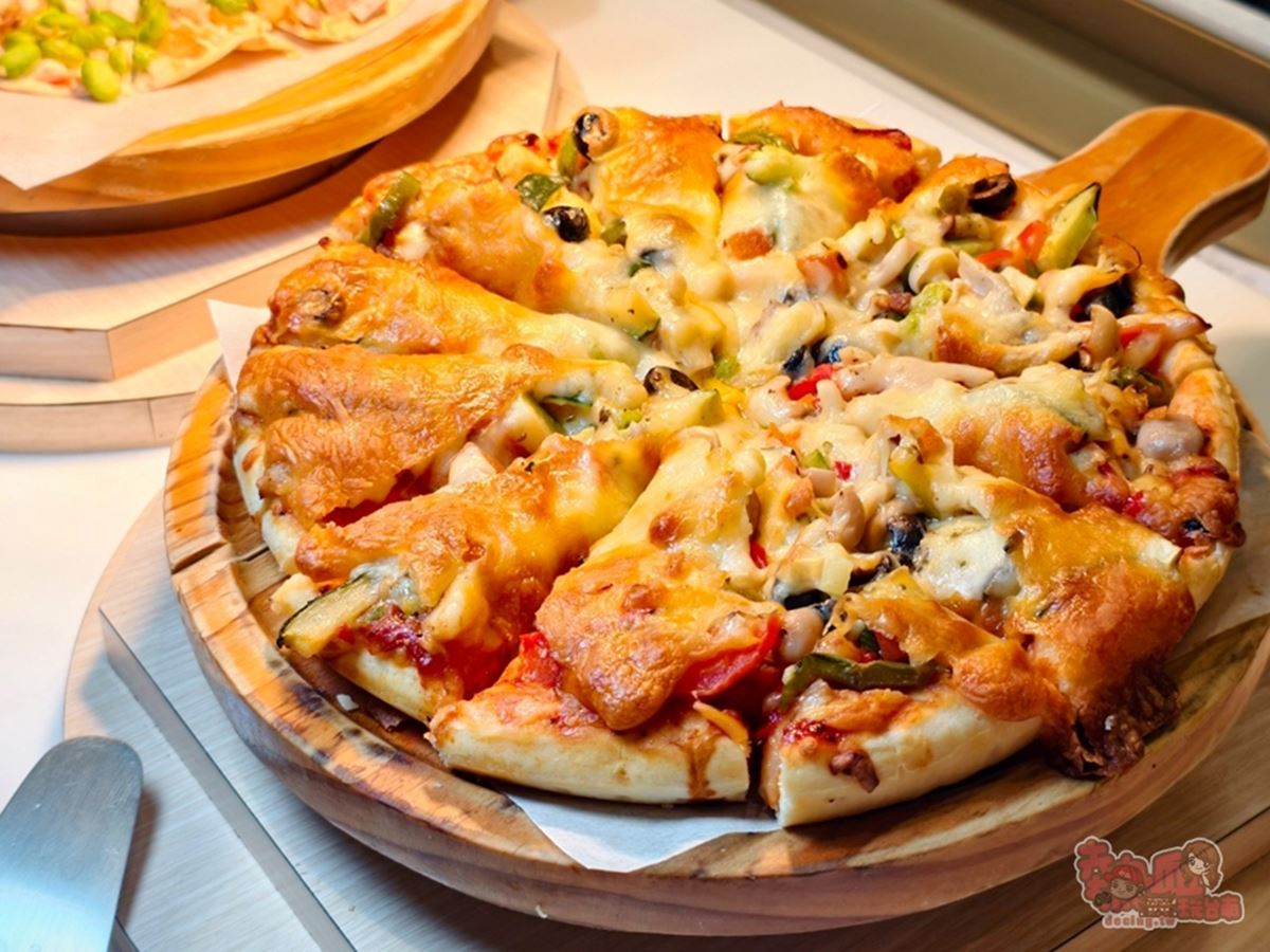 台南最強「蔬食Buffet吃到飽」！百道中西式菜色任夾，炙燒生魚片壽司超擬真