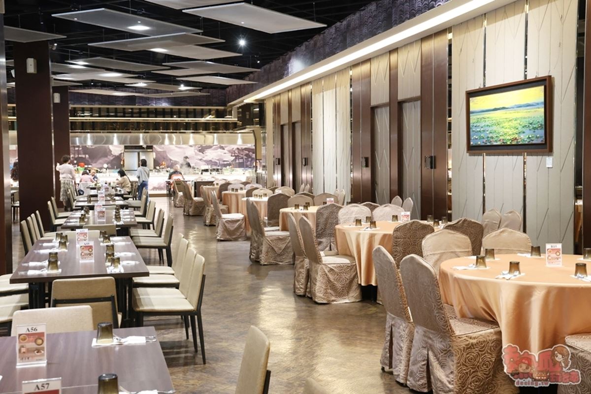 台南最強「蔬食Buffet吃到飽」！百道中西式菜色任夾，炙燒生魚片壽司超擬真