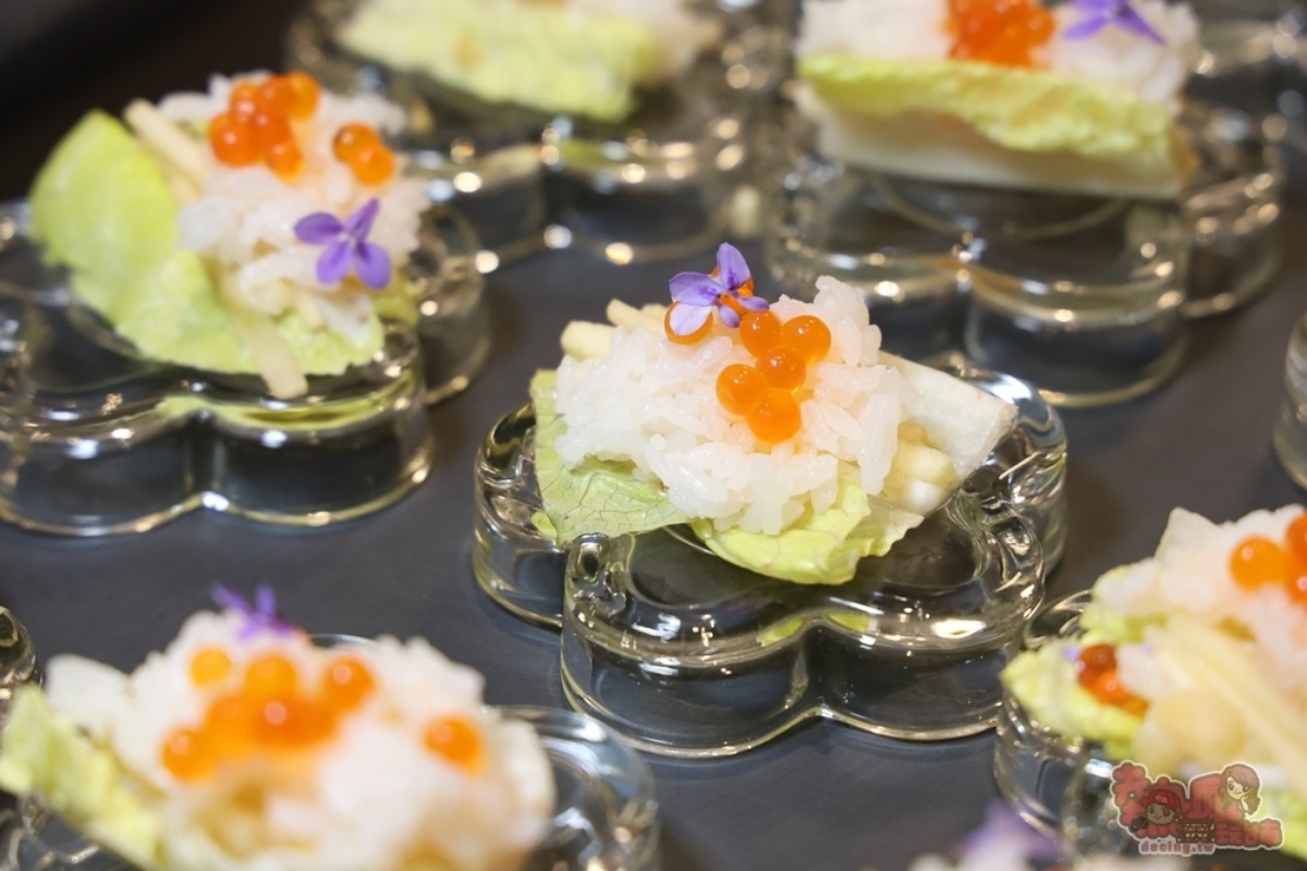 台南最強「蔬食Buffet吃到飽」！百道中西式菜色任夾，炙燒生魚片壽司超擬真