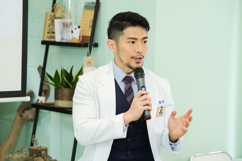 入夏預防頭皮出油、搔癢！中、西醫師親授日常3大習慣，帶你輕鬆度過悶熱夏天