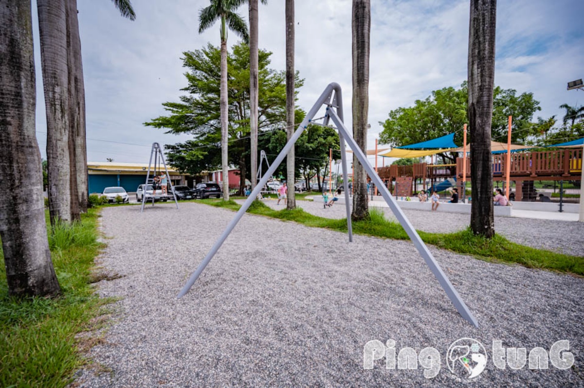 免費親子景點＋１！屏東「乳牛主題遊戲場」，必玩乳牛雙塔滑梯、盪鞦韆