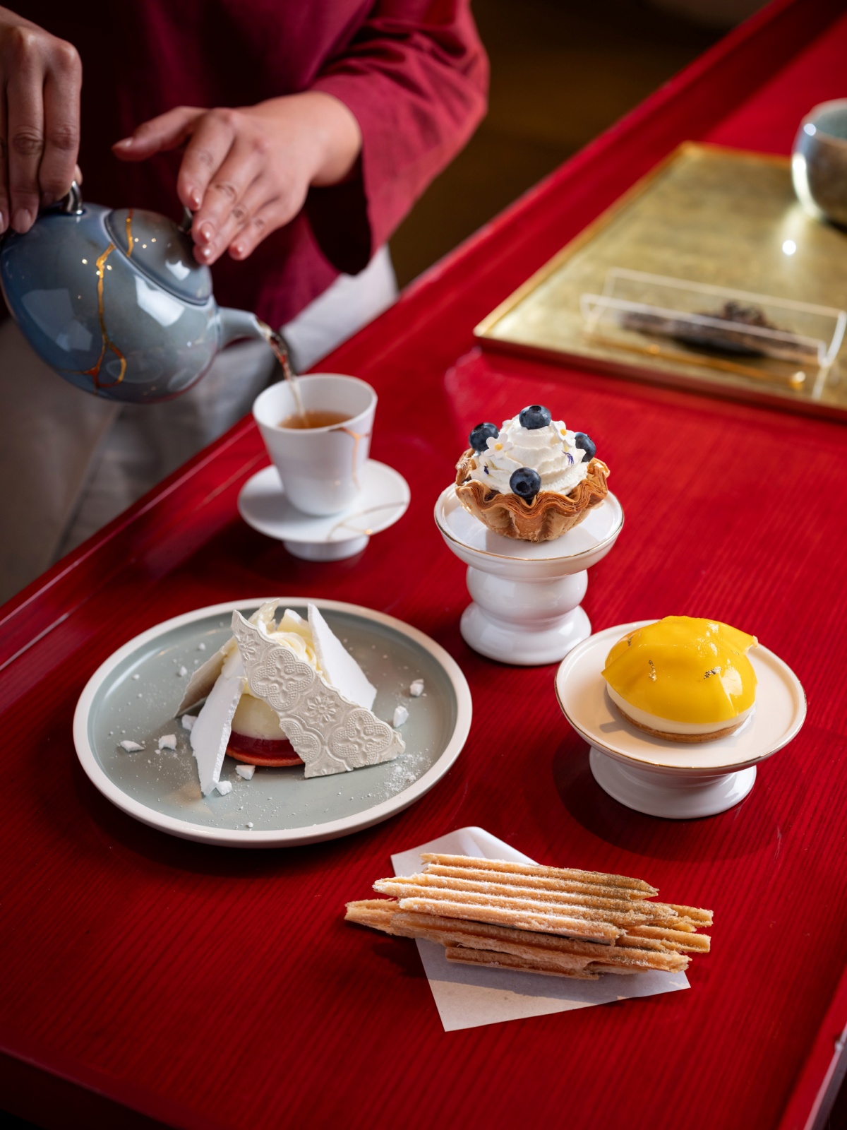 春季限定必吃美食！五星飯店聯名茶點、春日套餐開賣，揪伴４人同行１人免費