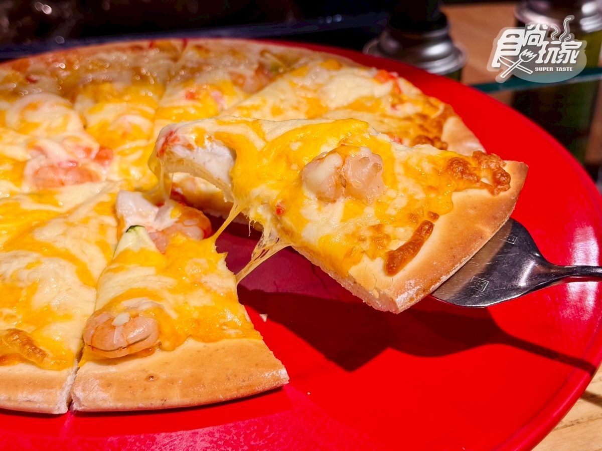 姓名有「鮪魚」免費吃到飽!烤鴨、牛排3.5小時無限嗑,百道異國料理任你吃 姓名有「鮪魚」免費吃到飽!烤鴨、牛排3.5小時無限嗑,百道異國料理任你吃