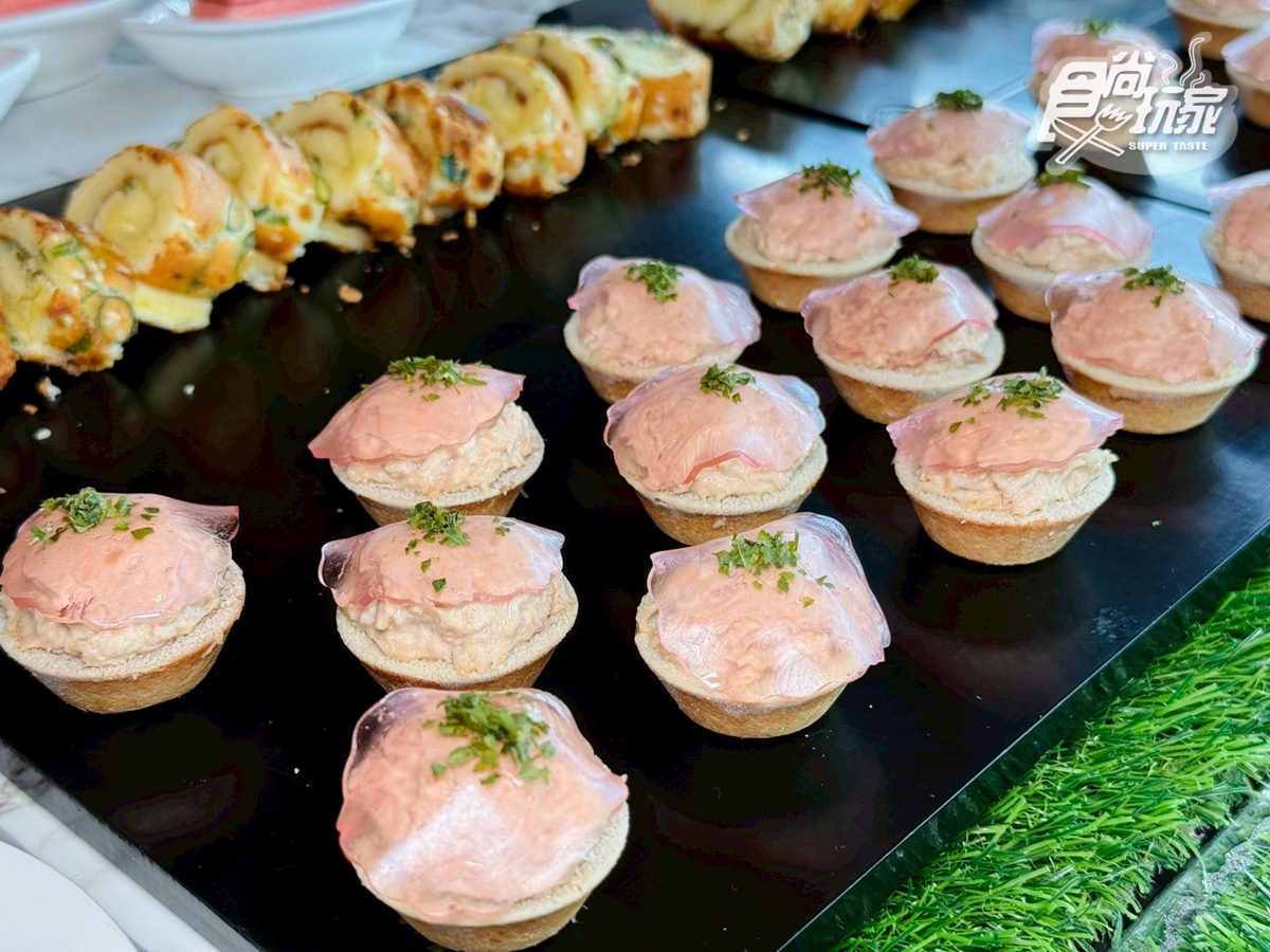 姓名有「鮪魚」免費吃到飽!烤鴨、牛排3.5小時無限嗑,百道異國料理任你吃 姓名有「鮪魚」免費吃到飽!烤鴨、牛排3.5小時無限嗑,百道異國料理任你吃