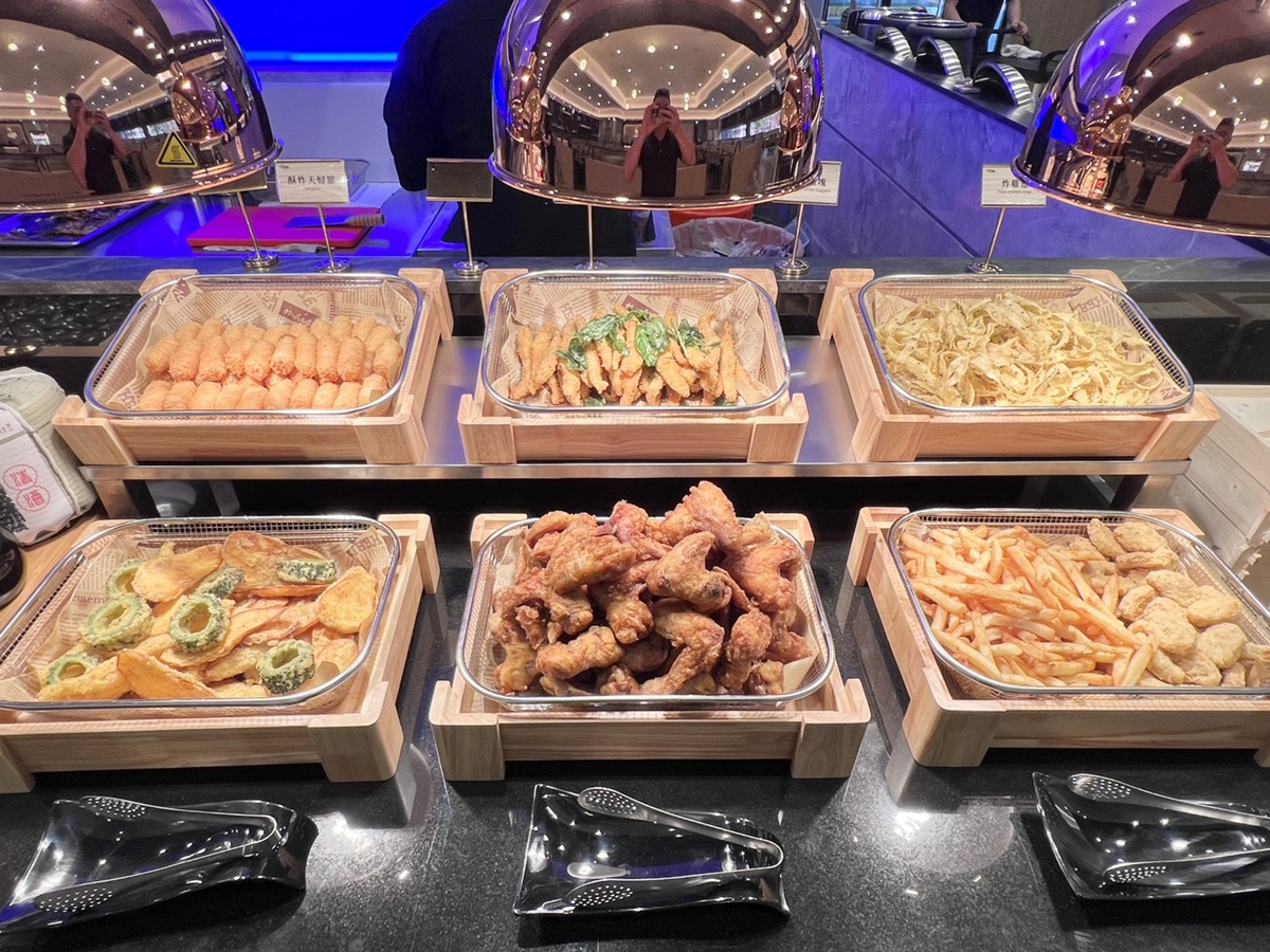 全台最狂「極千葉火鍋」登場!799元起嗑百款肉品+海鮮,現切烤鴨、調酒暢飲 全台最狂「極千葉火鍋」登場!799元起嗑百款肉品+海鮮,現切烤鴨、調酒暢飲