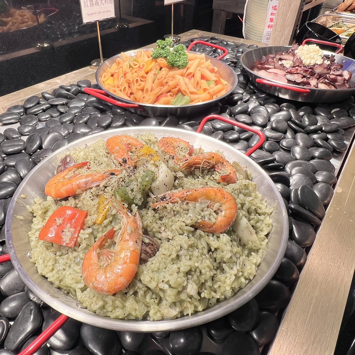 全台最狂「極千葉火鍋」登場!799元起嗑百款肉品+海鮮,現切烤鴨、調酒暢飲 全台最狂「極千葉火鍋」登場!799元起嗑百款肉品+海鮮,現切烤鴨、調酒暢飲