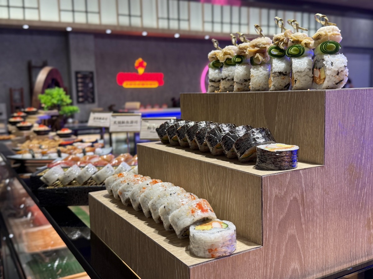 全台最狂「極千葉火鍋」登場!799元起嗑百款肉品+海鮮,現切烤鴨、調酒暢飲 全台最狂「極千葉火鍋」登場!799元起嗑百款肉品+海鮮,現切烤鴨、調酒暢飲