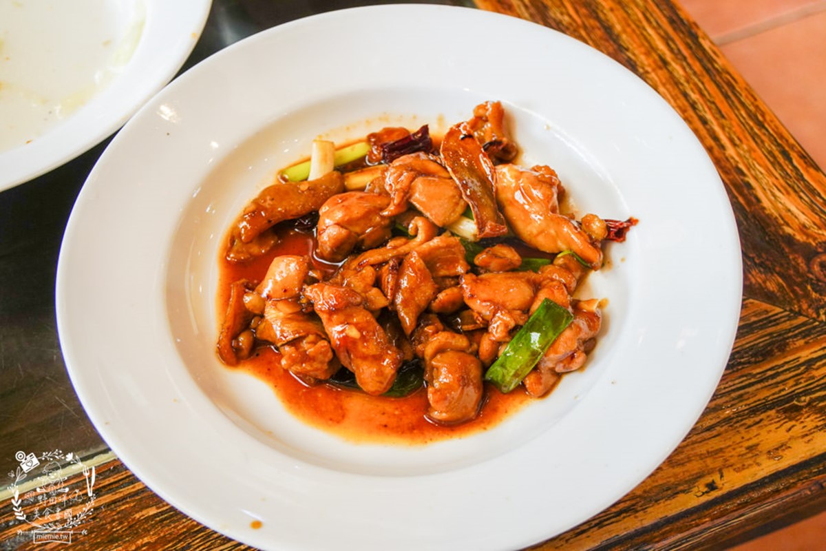 高雄唯一「台菜料理吃到飽」!549元起爽吃近50道菜,母親節、家族聚餐首選 高雄唯一「台菜料理吃到飽」!549元起爽吃近50道菜,母親節、家族聚餐首選