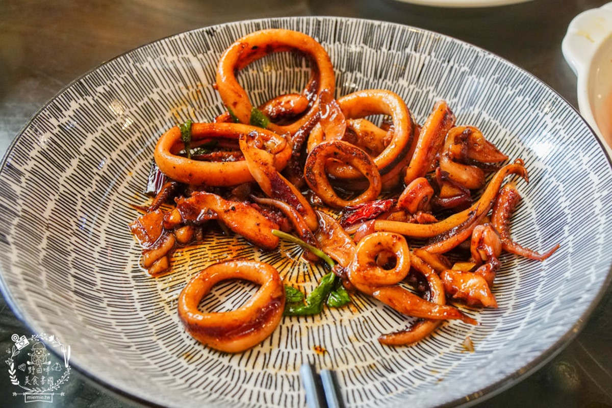 高雄唯一「台菜料理吃到飽」!549元起爽吃近50道菜,母親節、家族聚餐首選 高雄唯一「台菜料理吃到飽」!549元起爽吃近50道菜,母親節、家族聚餐首選