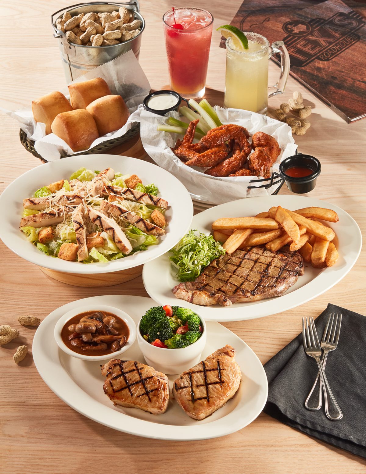 拿出媽媽身分證！對中「德、州、淑、芬」任一字， 肋眼牛排免費升級