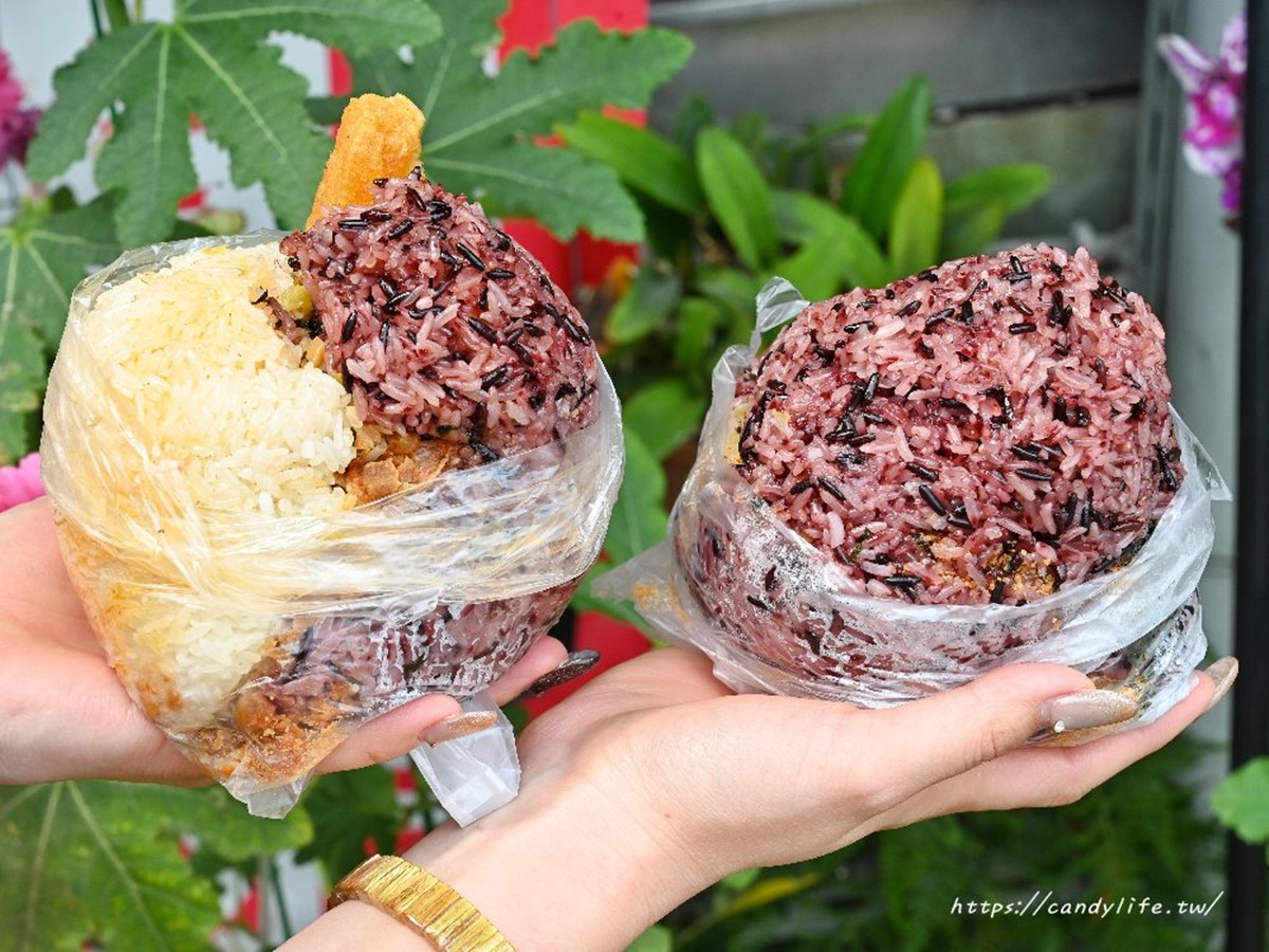 阿姨怕你吃不飽！台中「巨無霸飯糰」45元飽整天，塞爆７種料尺寸堪比恐龍蛋