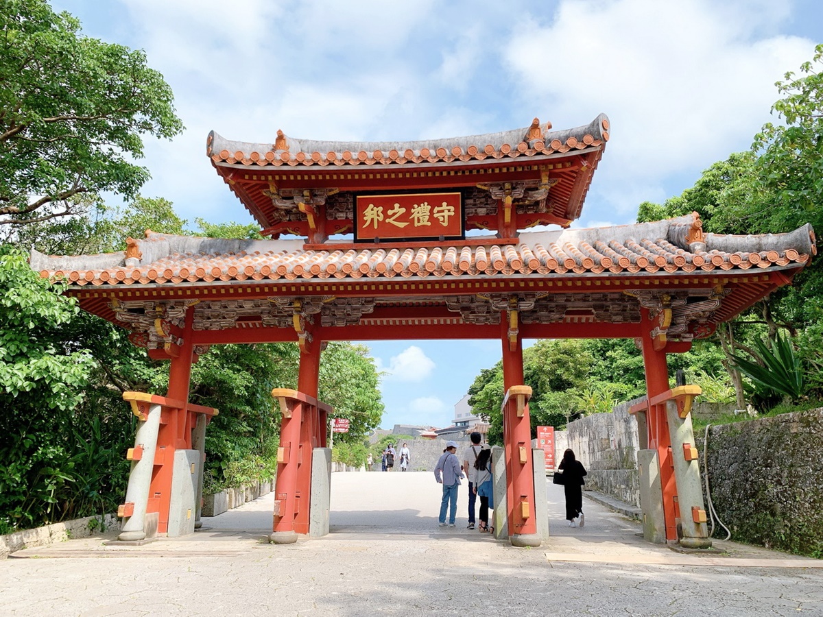 2025沖繩旅遊攻略!10大美食+景點推薦:7公分厚玉子燒、苦瓜漢堡、超Q獅薩 2025沖繩旅遊攻略!10大美食+景點推薦:7公分厚玉子燒、苦瓜漢堡、超Q獅薩