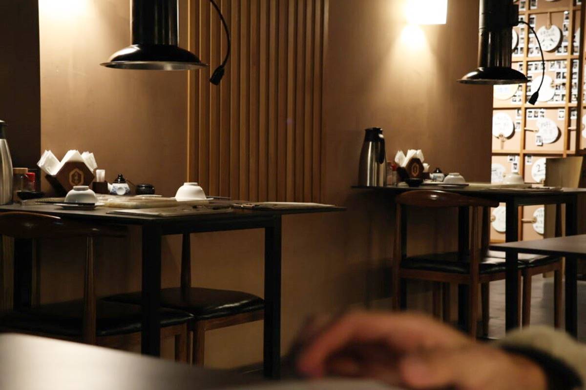 台中燒肉「厚切牛舌」強者！雙人套餐爽嗑６種肉、３種海鮮，壽星免費送肉盤