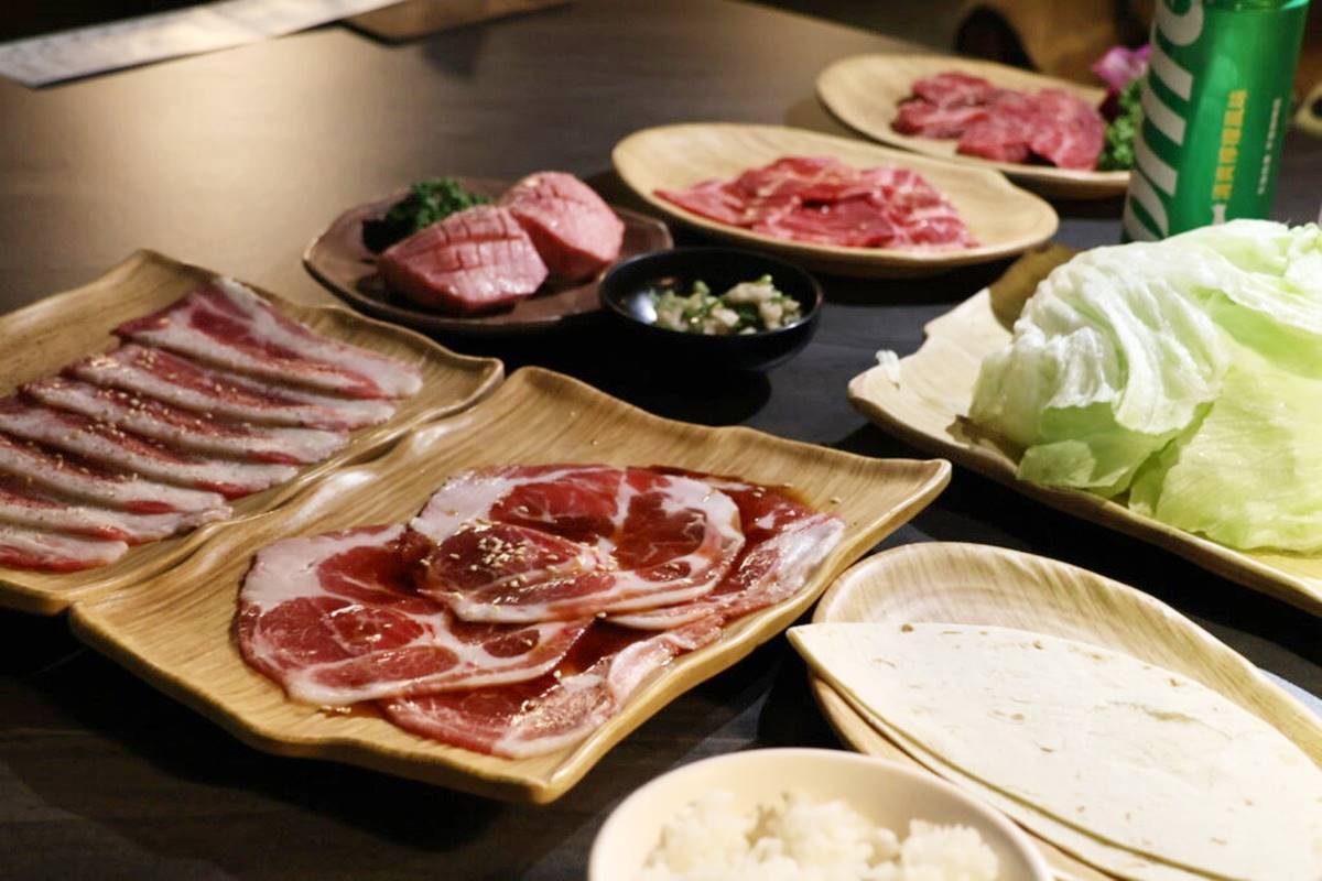 台中燒肉「厚切牛舌」強者！雙人套餐爽嗑６種肉、３種海鮮，壽星免費送肉盤