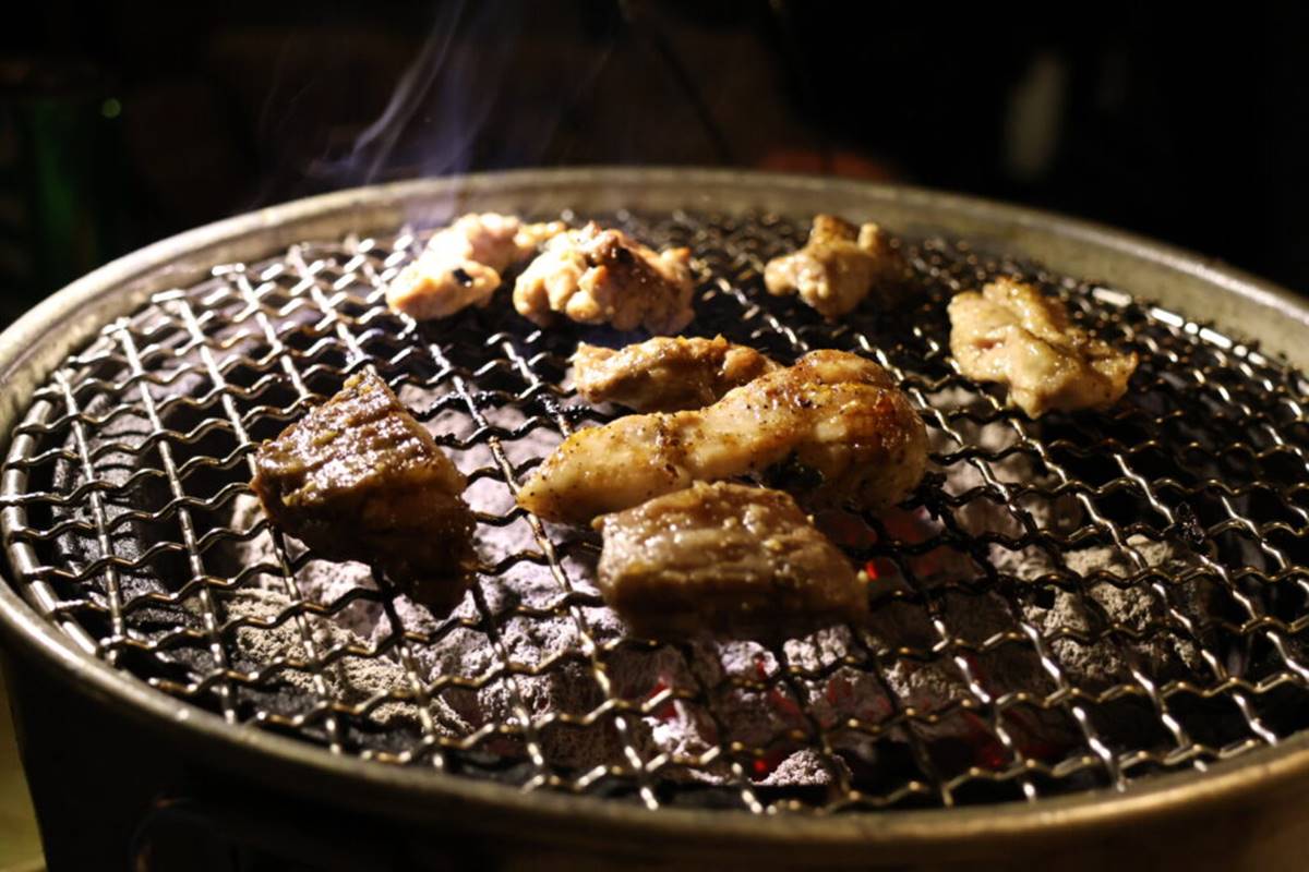 台中燒肉「厚切牛舌」強者！雙人套餐爽嗑６種肉、３種海鮮，壽星免費送肉盤