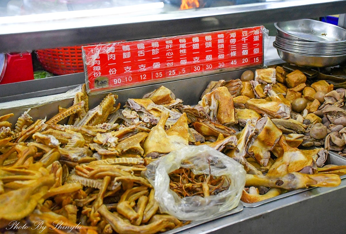 萬則網評朝聖!新竹廟口最夯「鴨肉飯」是這家,老饕激推鴨腿、炒鴨血都必點 萬則網評朝聖!新竹廟口最夯「鴨肉飯」是這家,老饕激推鴨腿、炒鴨血都必點