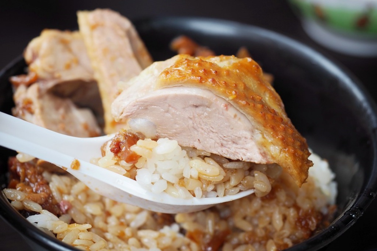 萬則網評朝聖!新竹廟口最夯「鴨肉飯」是這家,老饕激推鴨腿、炒鴨血都必點 萬則網評朝聖!新竹廟口最夯「鴨肉飯」是這家,老饕激推鴨腿、炒鴨血都必點