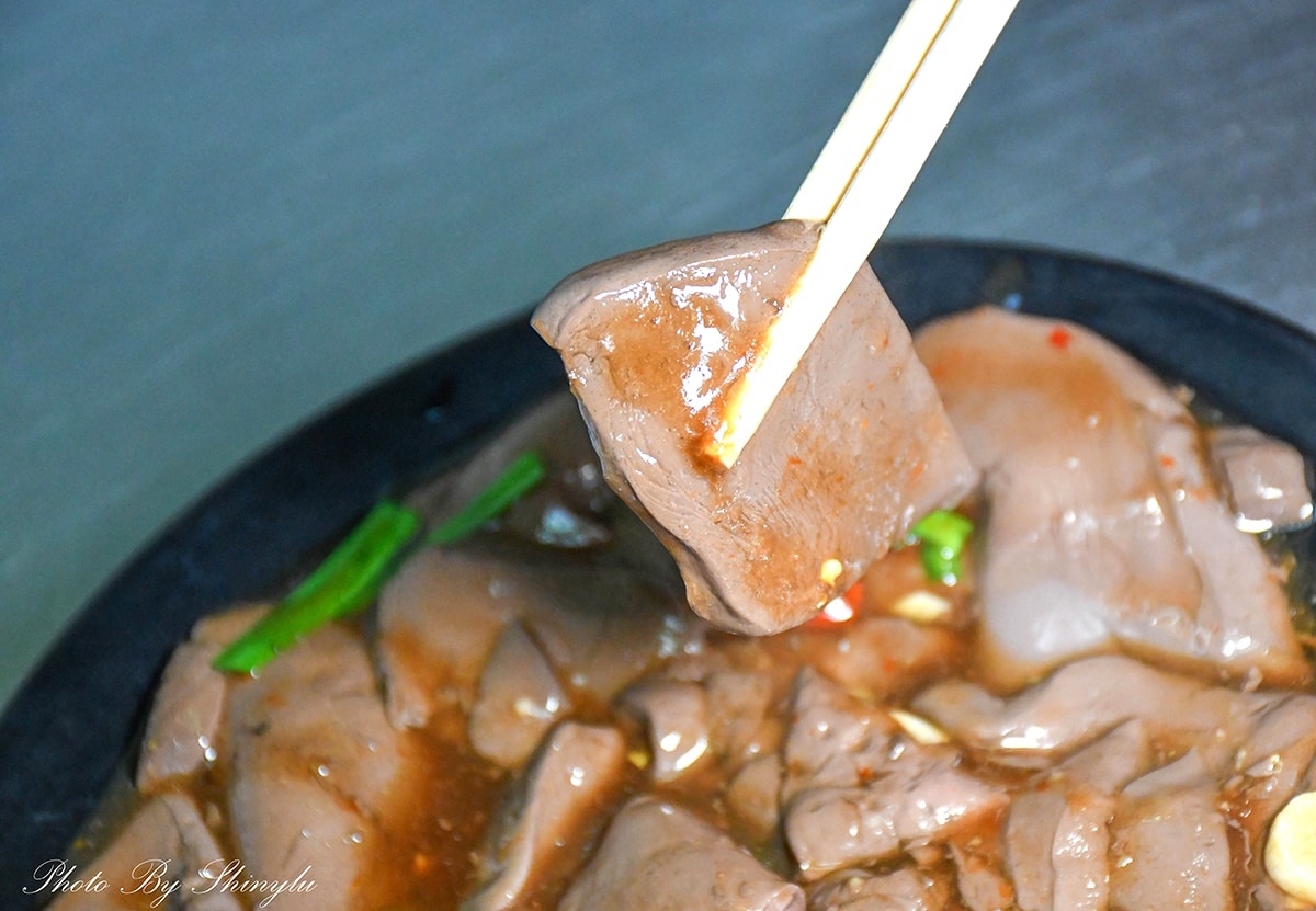 萬則網評朝聖!新竹廟口最夯「鴨肉飯」是這家,老饕激推鴨腿、炒鴨血都必點 萬則網評朝聖!新竹廟口最夯「鴨肉飯」是這家,老饕激推鴨腿、炒鴨血都必點